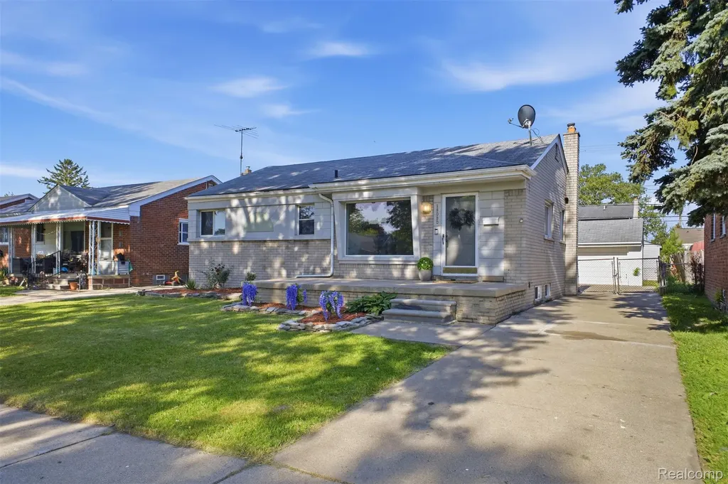 15080 Churchill Street Southgate City MI 48195