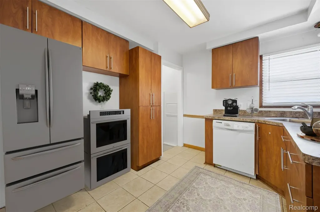 15080 Churchill Street Southgate City MI 48195