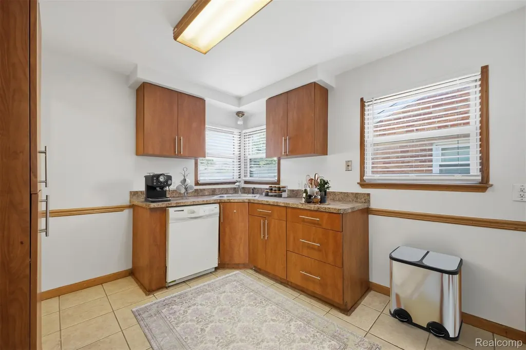 15080 Churchill Street Southgate City MI 48195