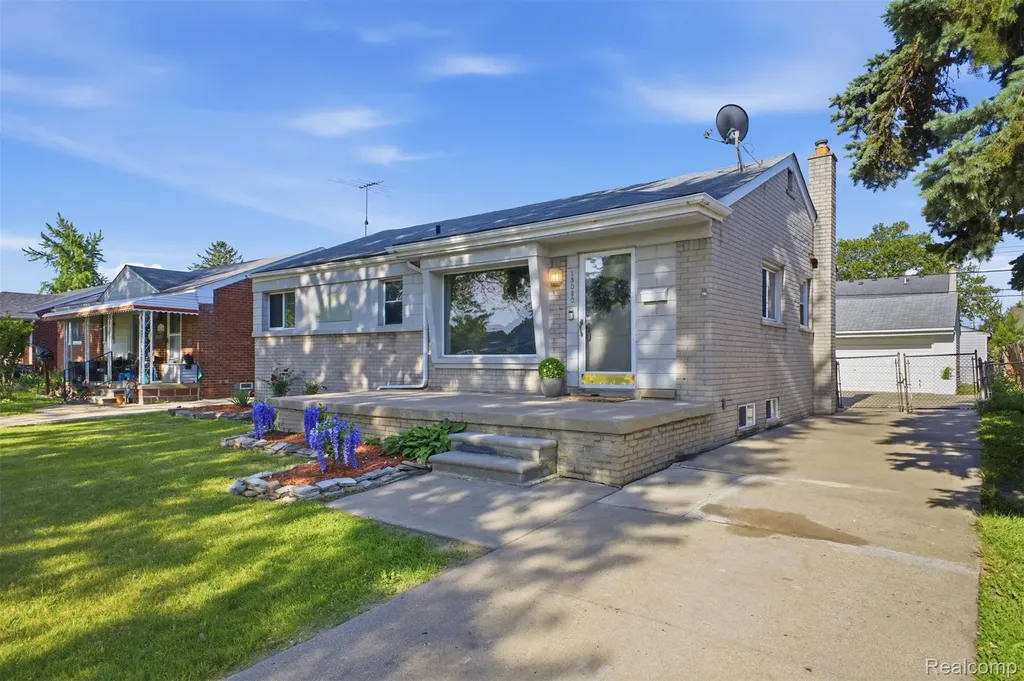 15080 Churchill Street Southgate City MI 48195