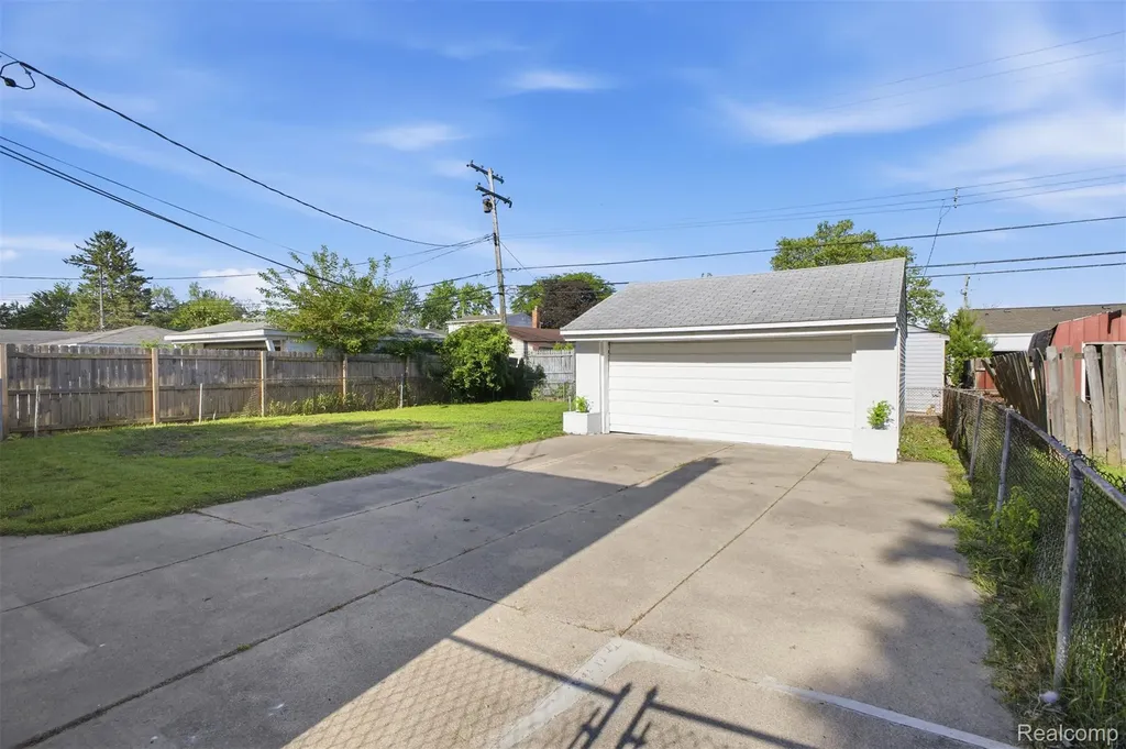 15080 Churchill Street Southgate City MI 48195