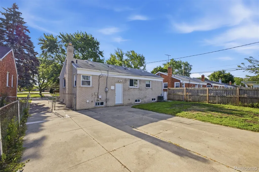 15080 Churchill Street Southgate City MI 48195