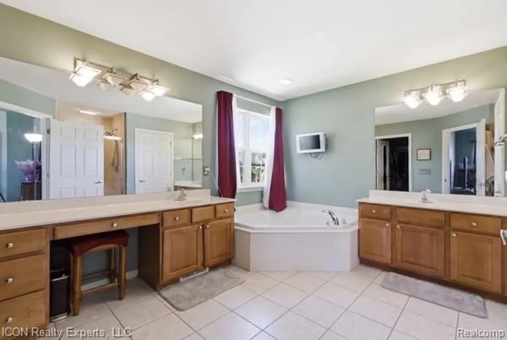 48879 Michaywe Drive Macomb Township MI 48044
