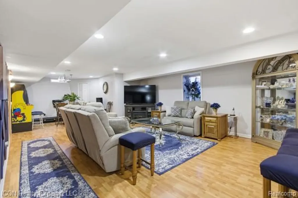 48879 Michaywe Drive Macomb Township MI 48044