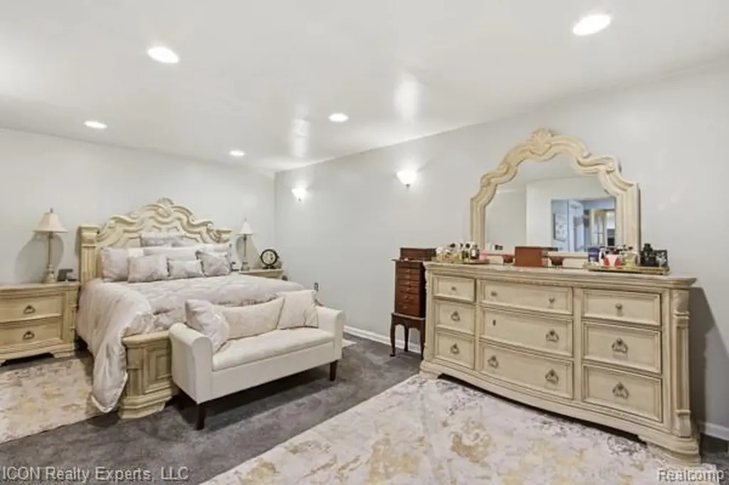 48879 Michaywe Drive Macomb Township MI 48044