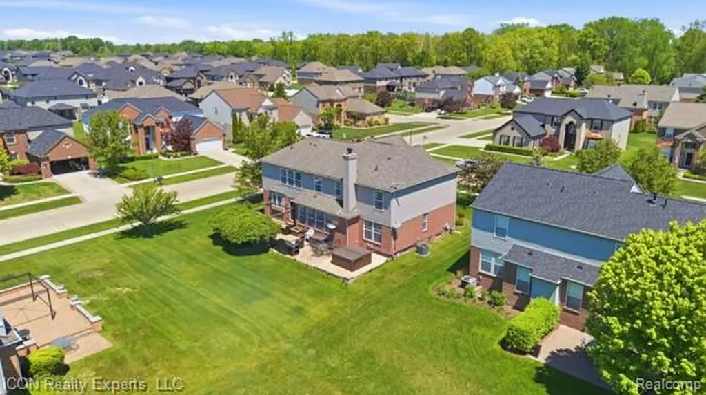 48879 Michaywe Drive Macomb Township MI 48044