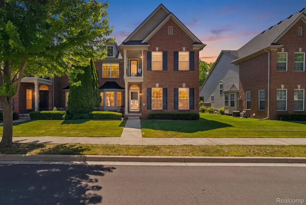 42682 Park Cresent Drive Sterling Heights City MI 48313