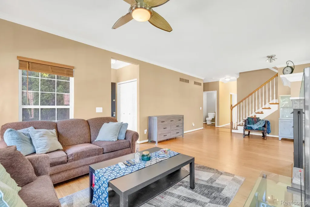 42682 Park Cresent Drive Sterling Heights City MI 48313