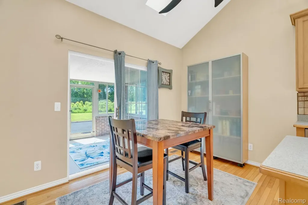 42682 Park Cresent Drive Sterling Heights City MI 48313