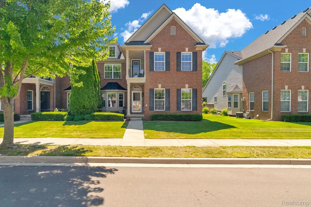 42682 Park Cresent Drive Sterling Heights City MI 48313