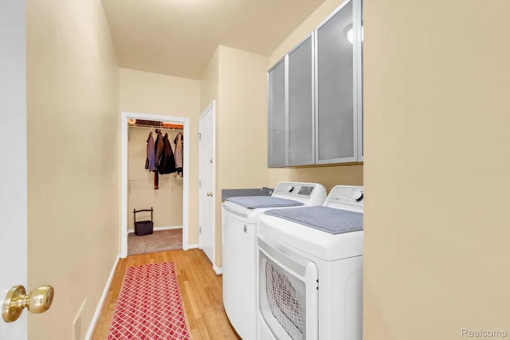 42682 Park Cresent Drive Sterling Heights City MI 48313