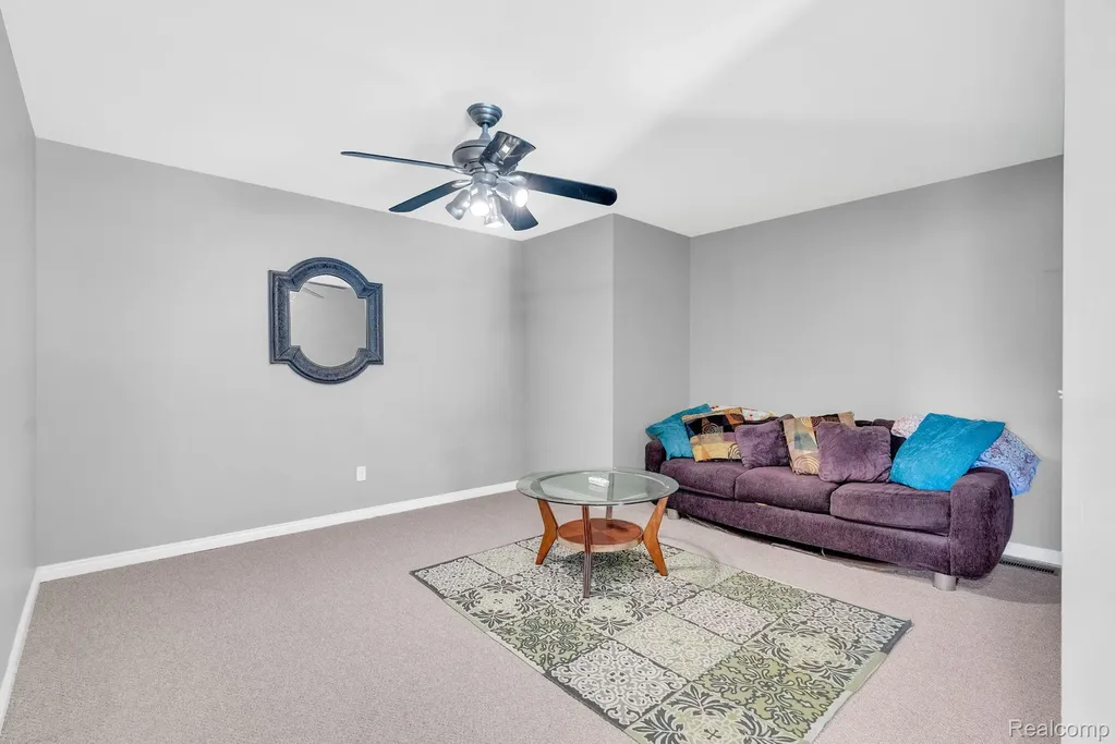 42682 Park Cresent Drive Sterling Heights City MI 48313