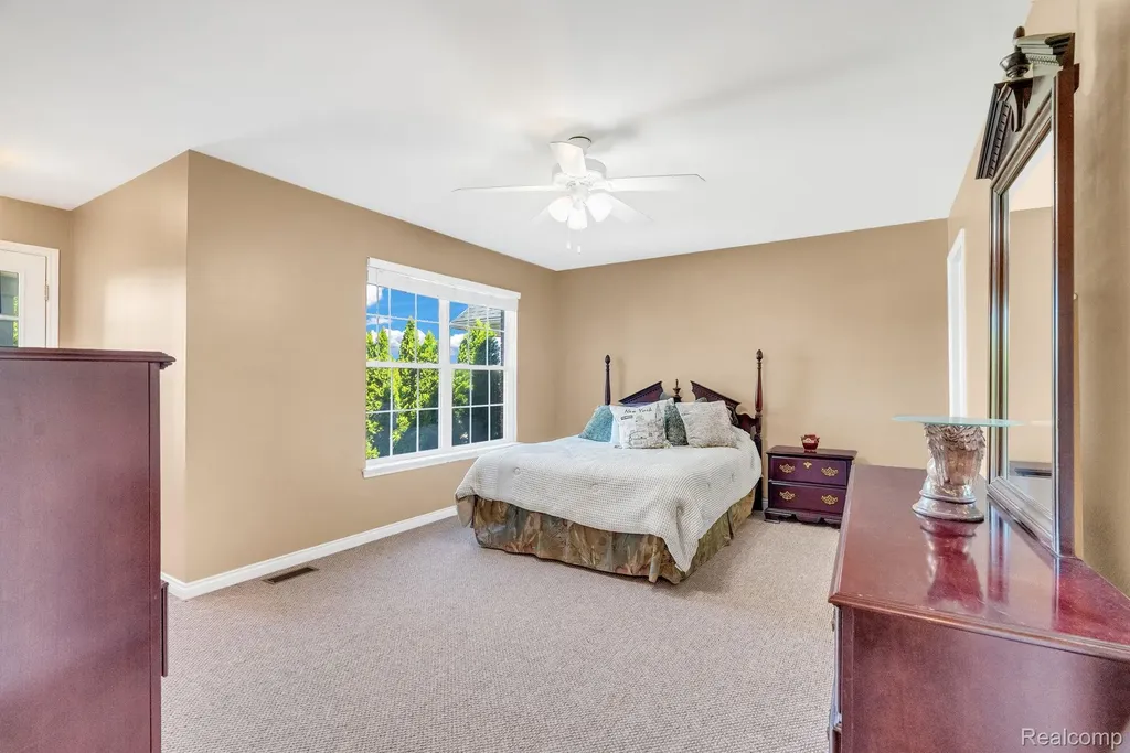 42682 Park Cresent Drive Sterling Heights City MI 48313