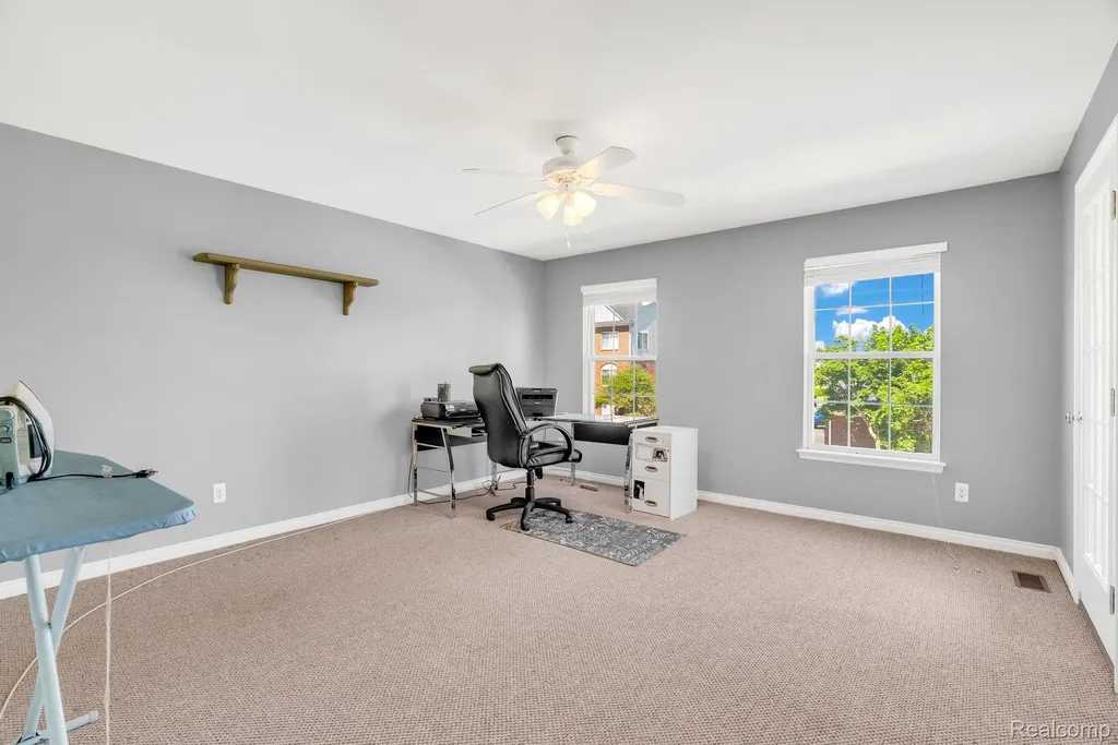42682 Park Cresent Drive Sterling Heights City MI 48313
