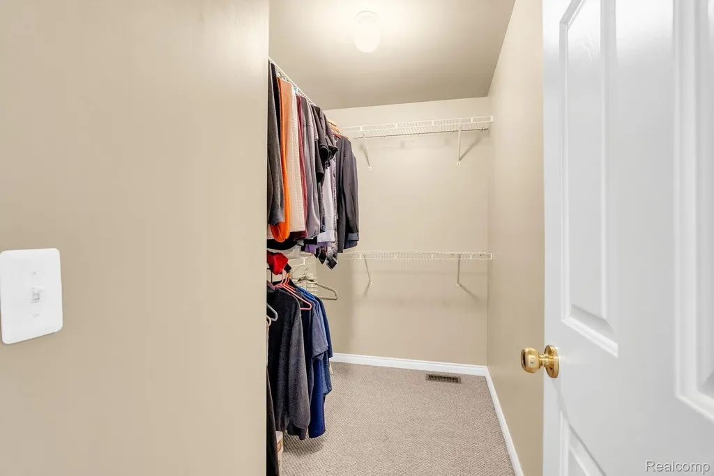 42682 Park Cresent Drive Sterling Heights City MI 48313