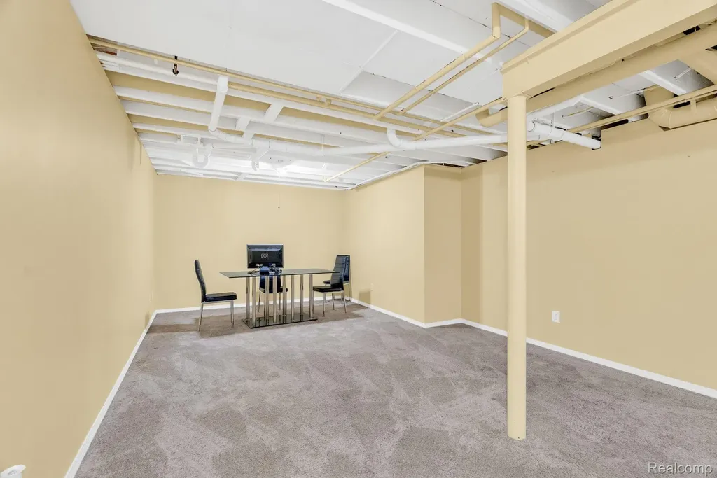42682 Park Cresent Drive Sterling Heights City MI 48313