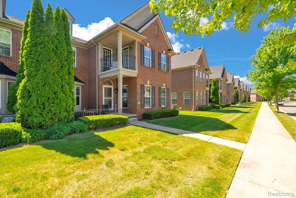 42682 Park Cresent Drive Sterling Heights City MI 48313