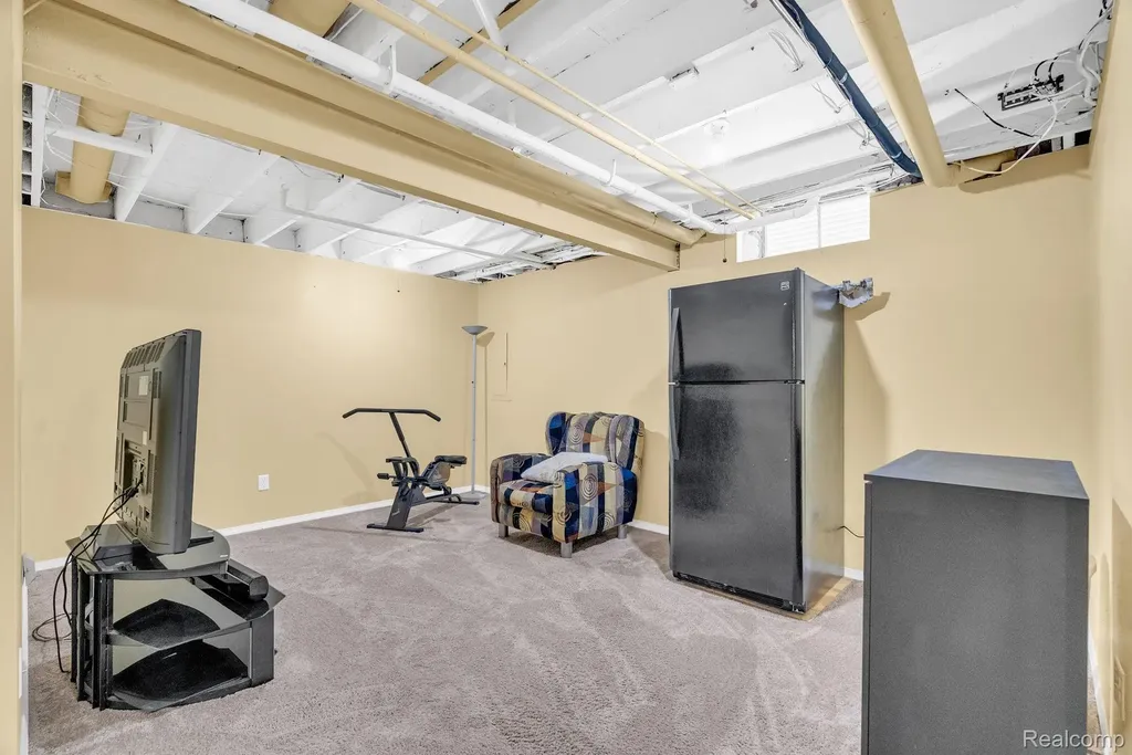 42682 Park Cresent Drive Sterling Heights City MI 48313