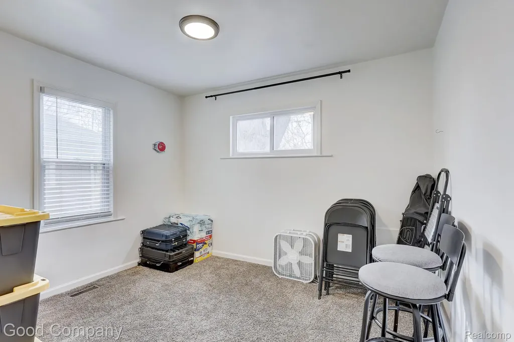 564 E Lewiston Avenue Ferndale City MI 48220
