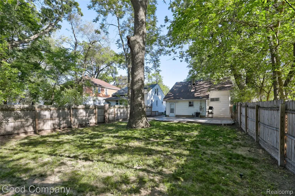 564 E Lewiston Avenue Ferndale City MI 48220
