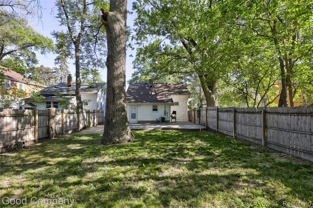 564 E Lewiston Avenue Ferndale City MI 48220
