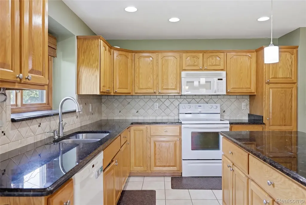 35724 Saint Clair Drive New Baltimore City MI 48047