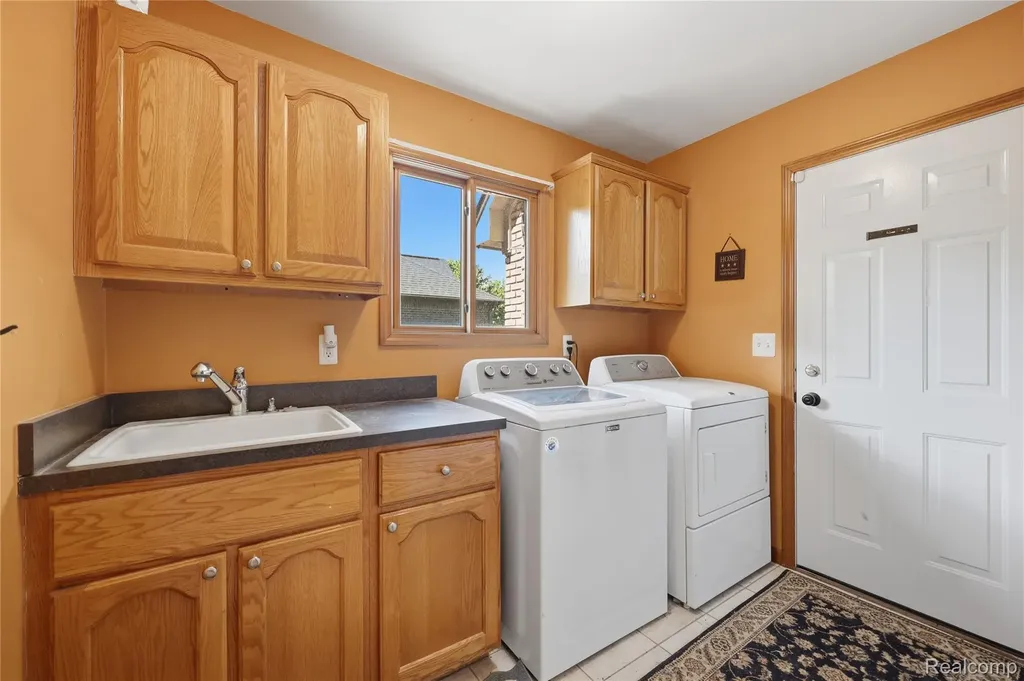 35724 Saint Clair Drive New Baltimore City MI 48047