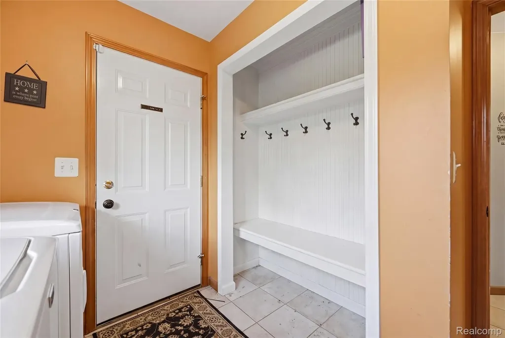35724 Saint Clair Drive New Baltimore City MI 48047