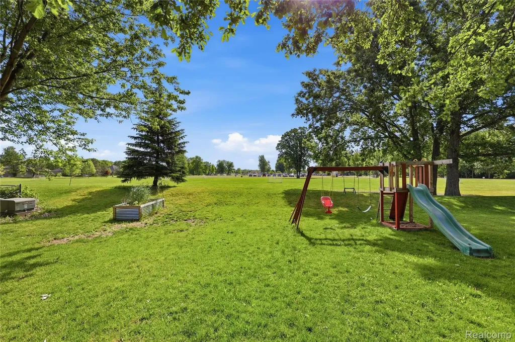 35724 Saint Clair Drive New Baltimore City MI 48047
