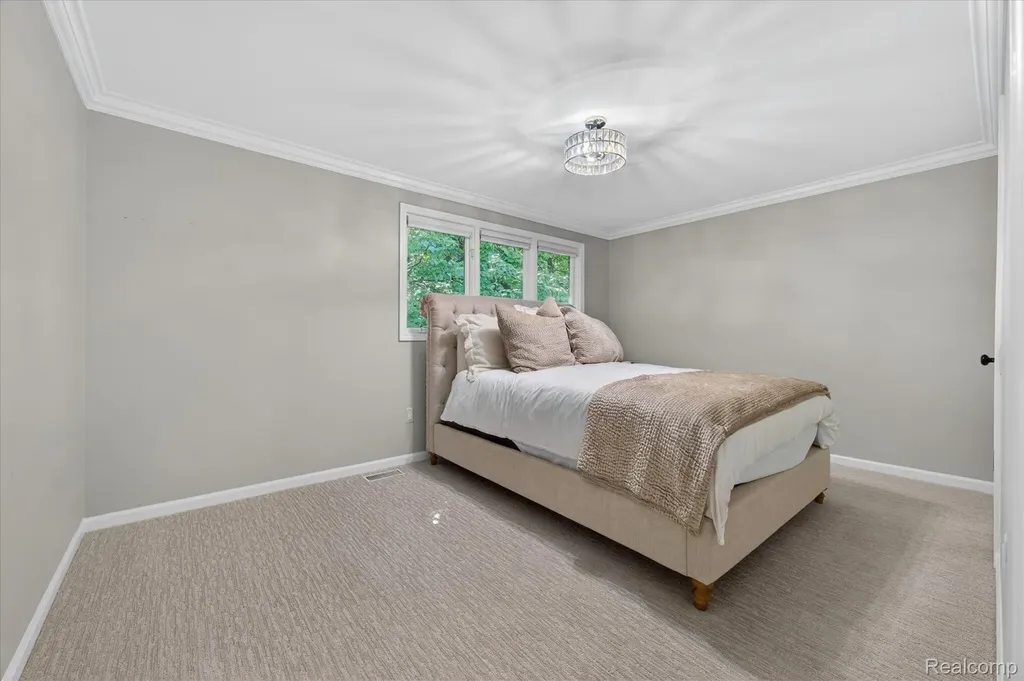 1262 Woodcrest Circle Bloomfield Hills City MI 48304