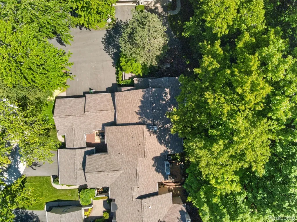 1262 Woodcrest Circle Bloomfield Hills City MI 48304