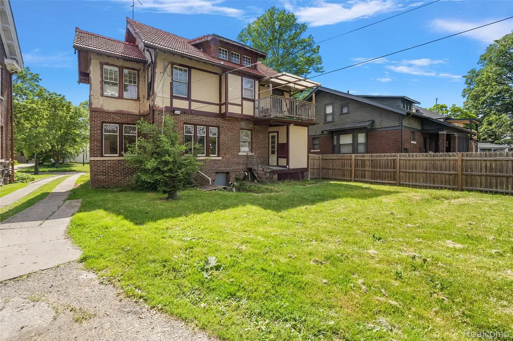 3456 Burns Street Detroit City MI 48214