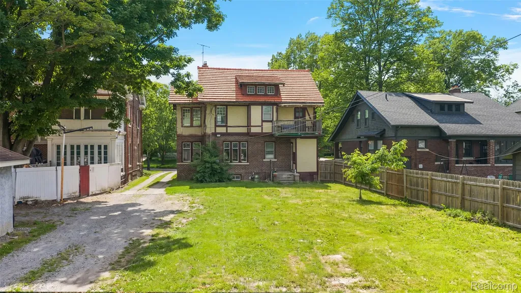 3456 Burns Street Detroit City MI 48214