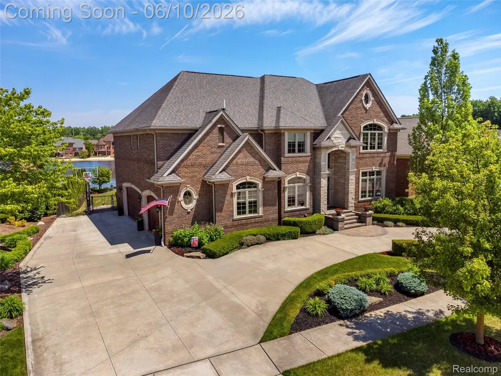 52438 Silent Ridge Drive Chesterfield Township MI 48051