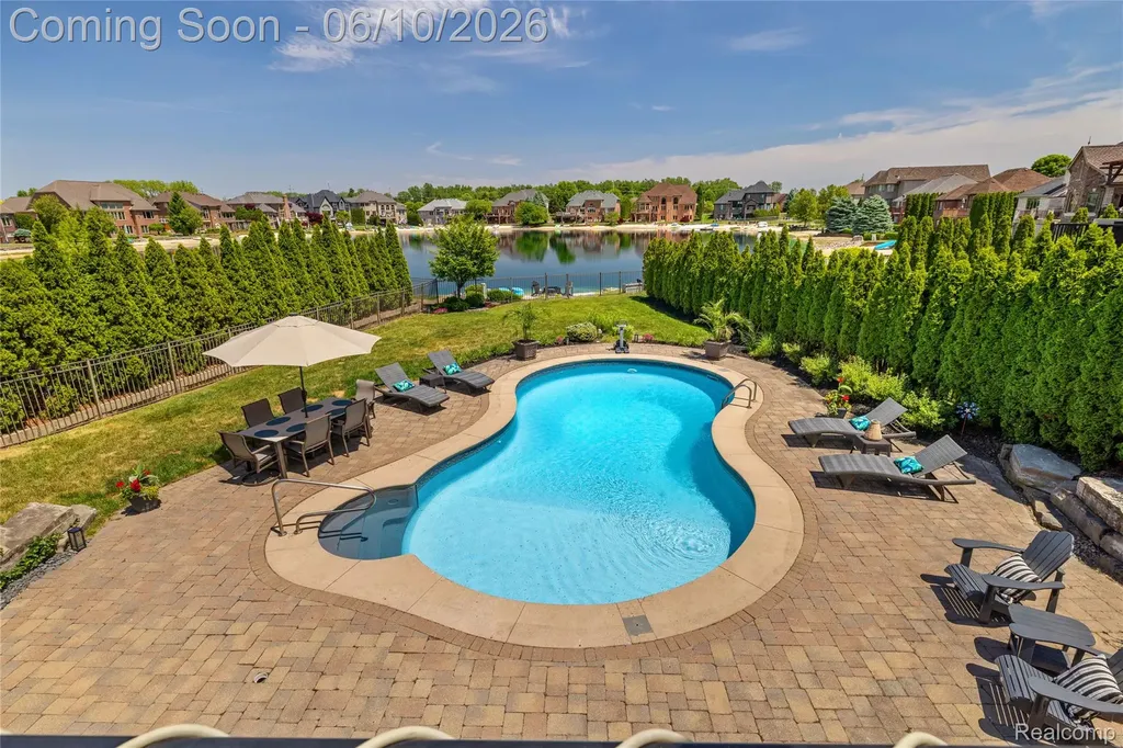 52438 Silent Ridge Drive Chesterfield Township MI 48051