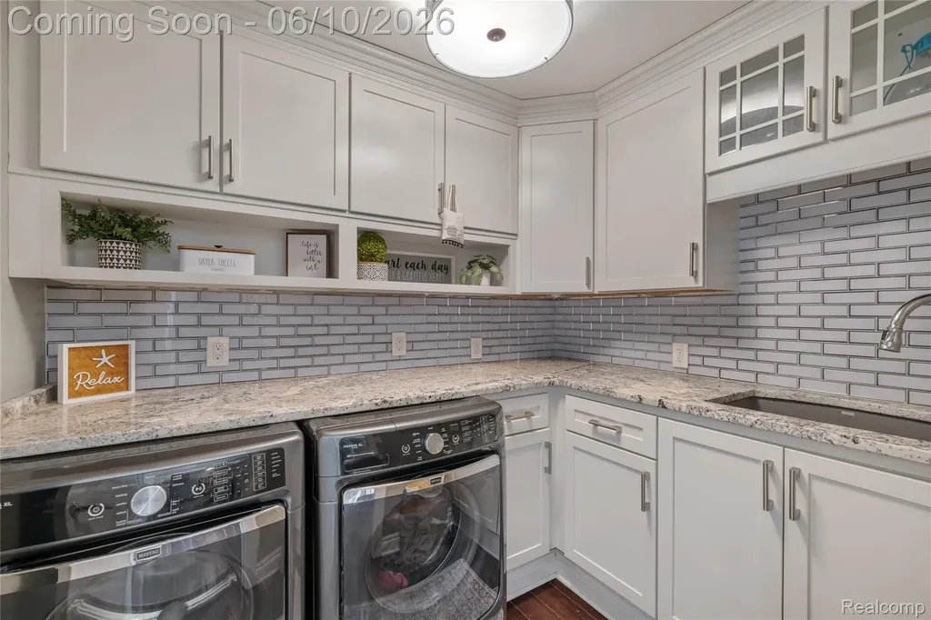 52438 Silent Ridge Drive Chesterfield Township MI 48051