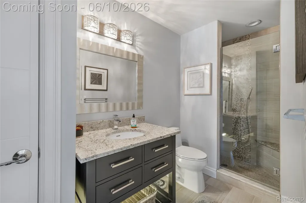 52438 Silent Ridge Drive Chesterfield Township MI 48051
