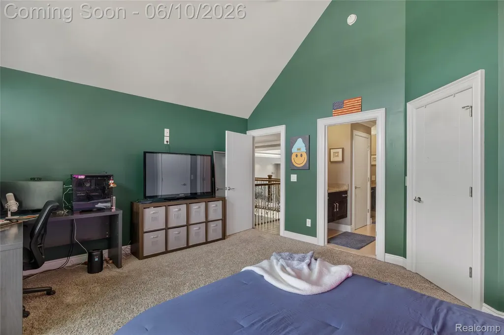 52438 Silent Ridge Drive Chesterfield Township MI 48051