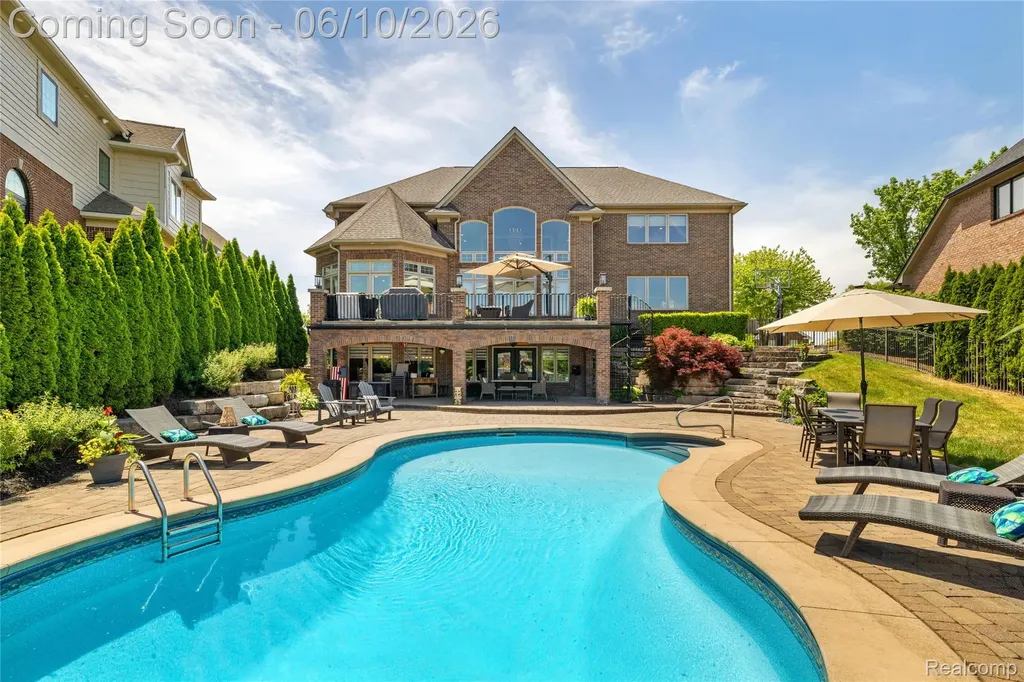 52438 Silent Ridge Drive Chesterfield Township MI 48051