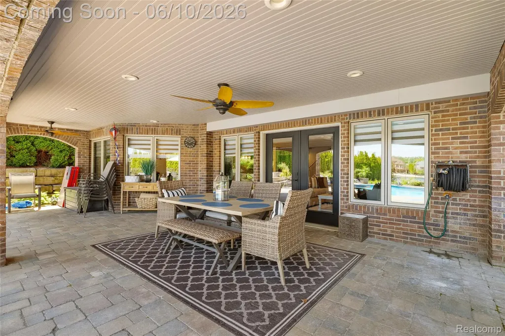 52438 Silent Ridge Drive Chesterfield Township MI 48051