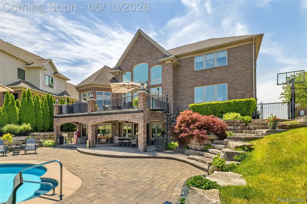 52438 Silent Ridge Drive Chesterfield Township MI 48051