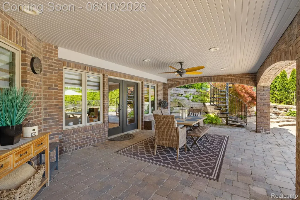 52438 Silent Ridge Drive Chesterfield Township MI 48051