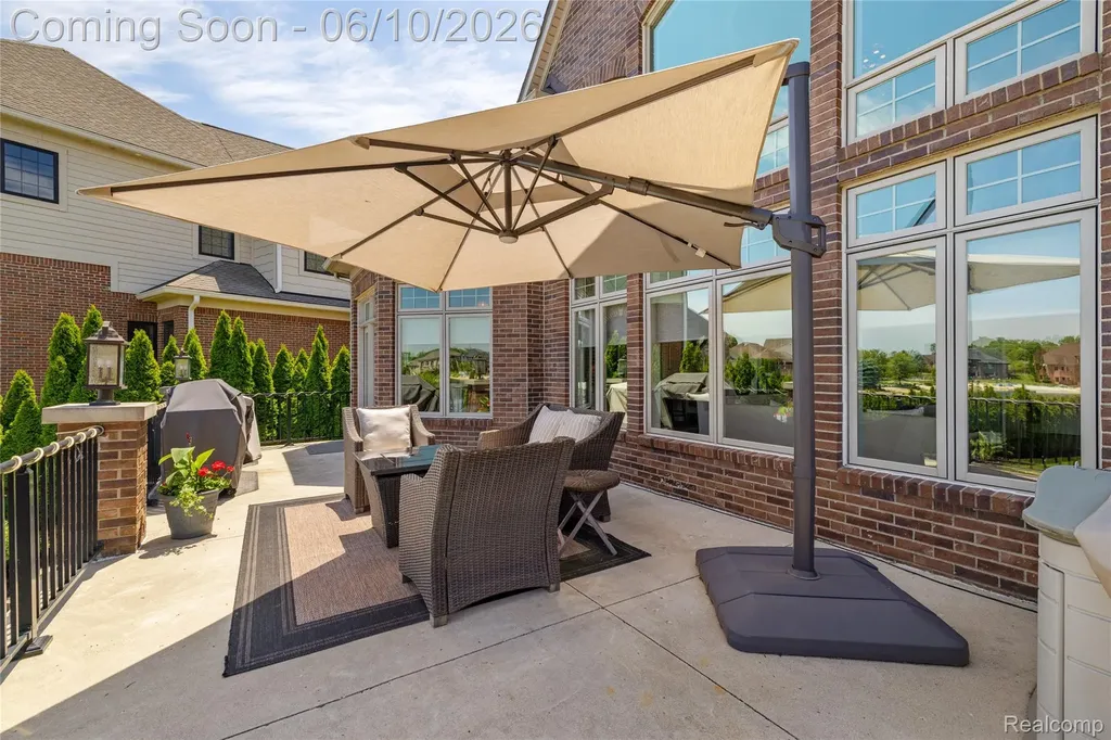 52438 Silent Ridge Drive Chesterfield Township MI 48051