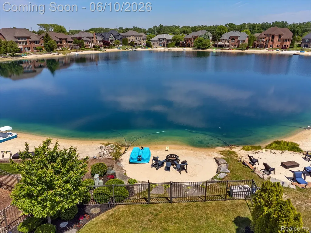 52438 Silent Ridge Drive Chesterfield Township MI 48051