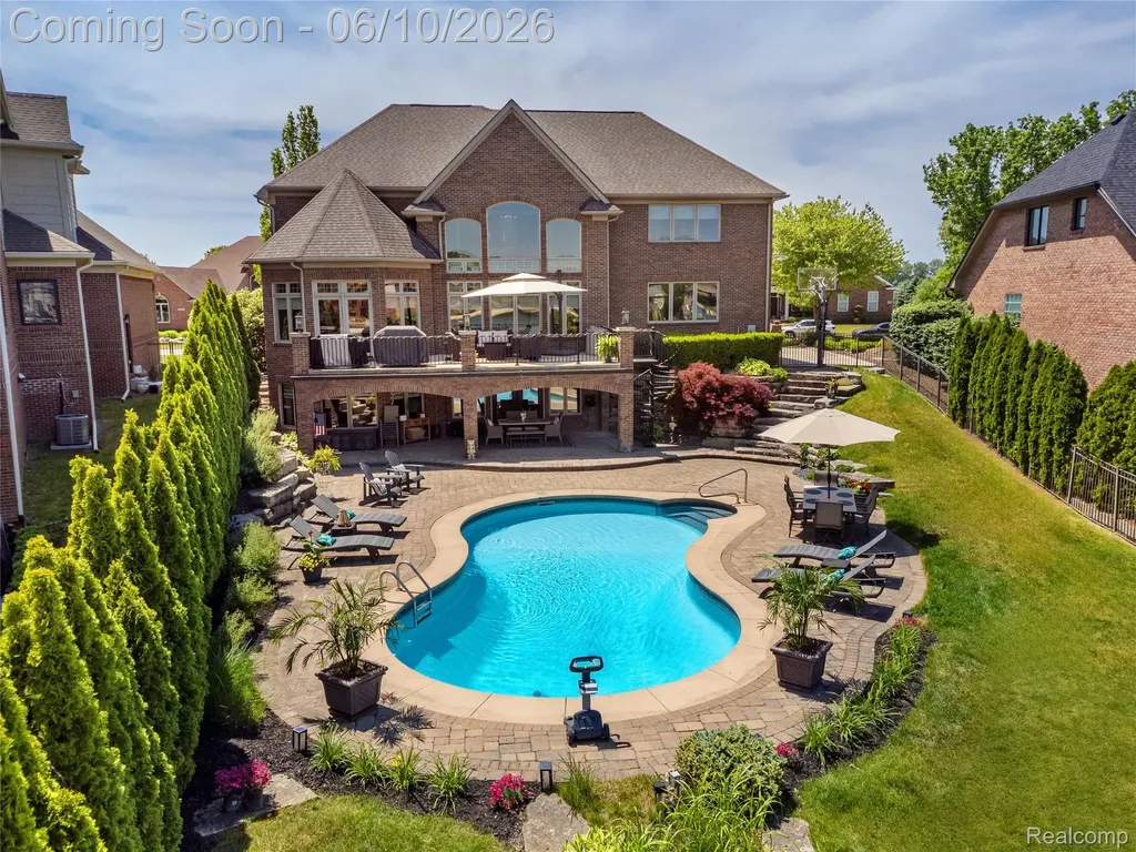 52438 Silent Ridge Drive Chesterfield Township MI 48051