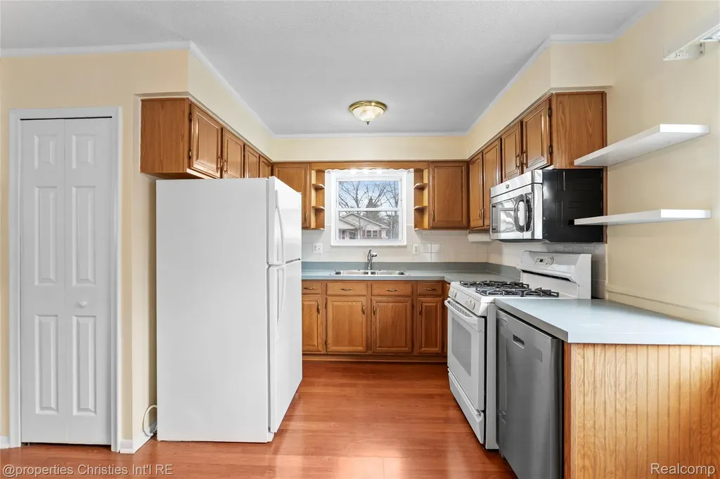 8834 Janis Street Shelby Charter Township MI 48317