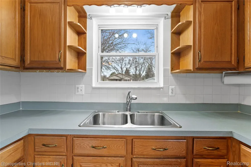 8834 Janis Street Shelby Charter Township MI 48317