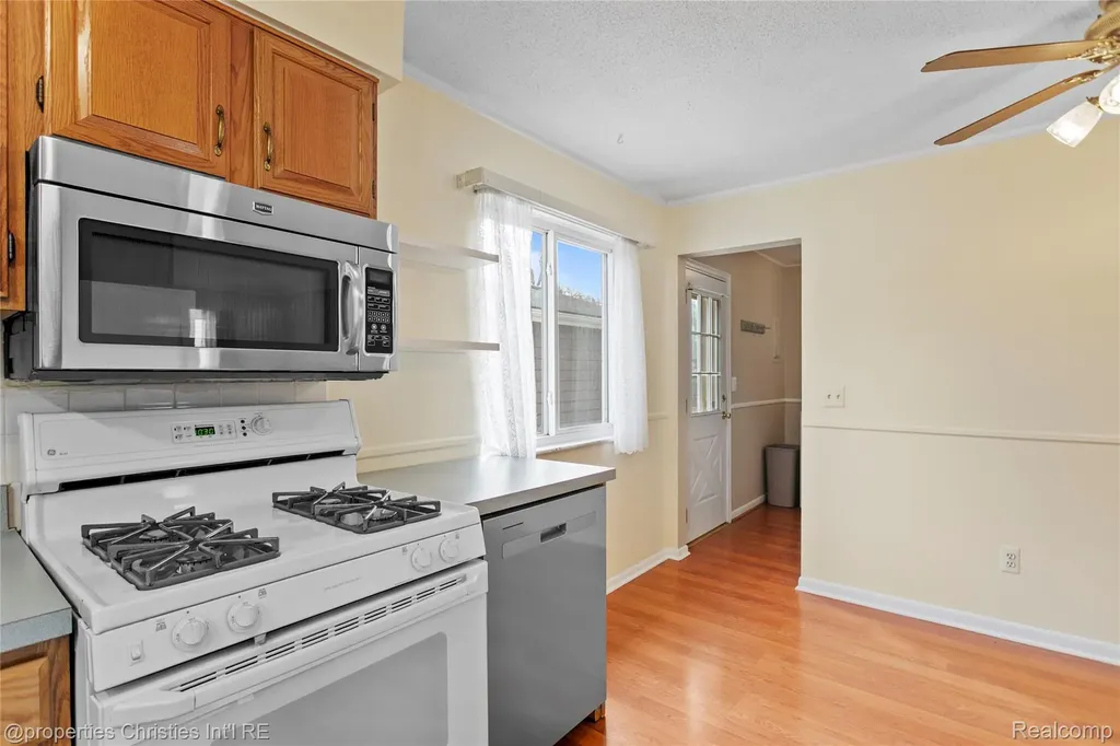 8834 Janis Street Shelby Charter Township MI 48317