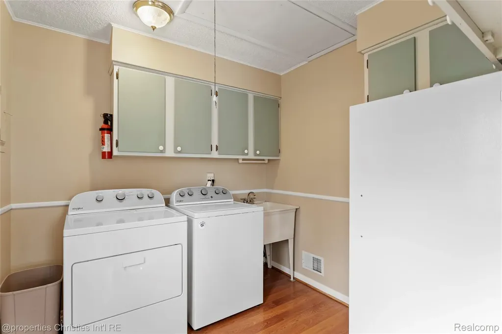 8834 Janis Street Shelby Charter Township MI 48317