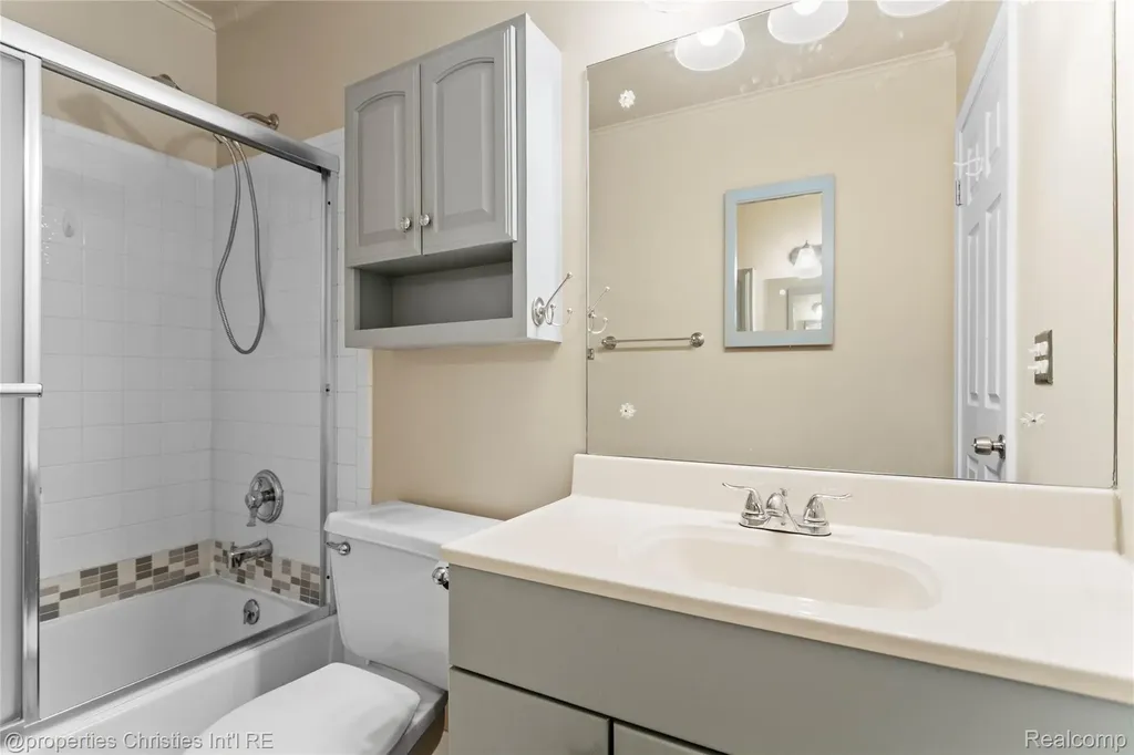 8834 Janis Street Shelby Charter Township MI 48317